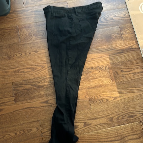 Signature by Levi Strauss Co. Black Jeans Gold Label Womens Shaping 16M - Picture 4 of 7